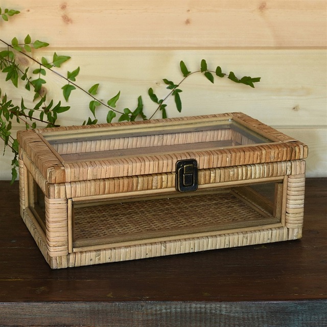 Display Case - Rattan Rectangle Cayman Case